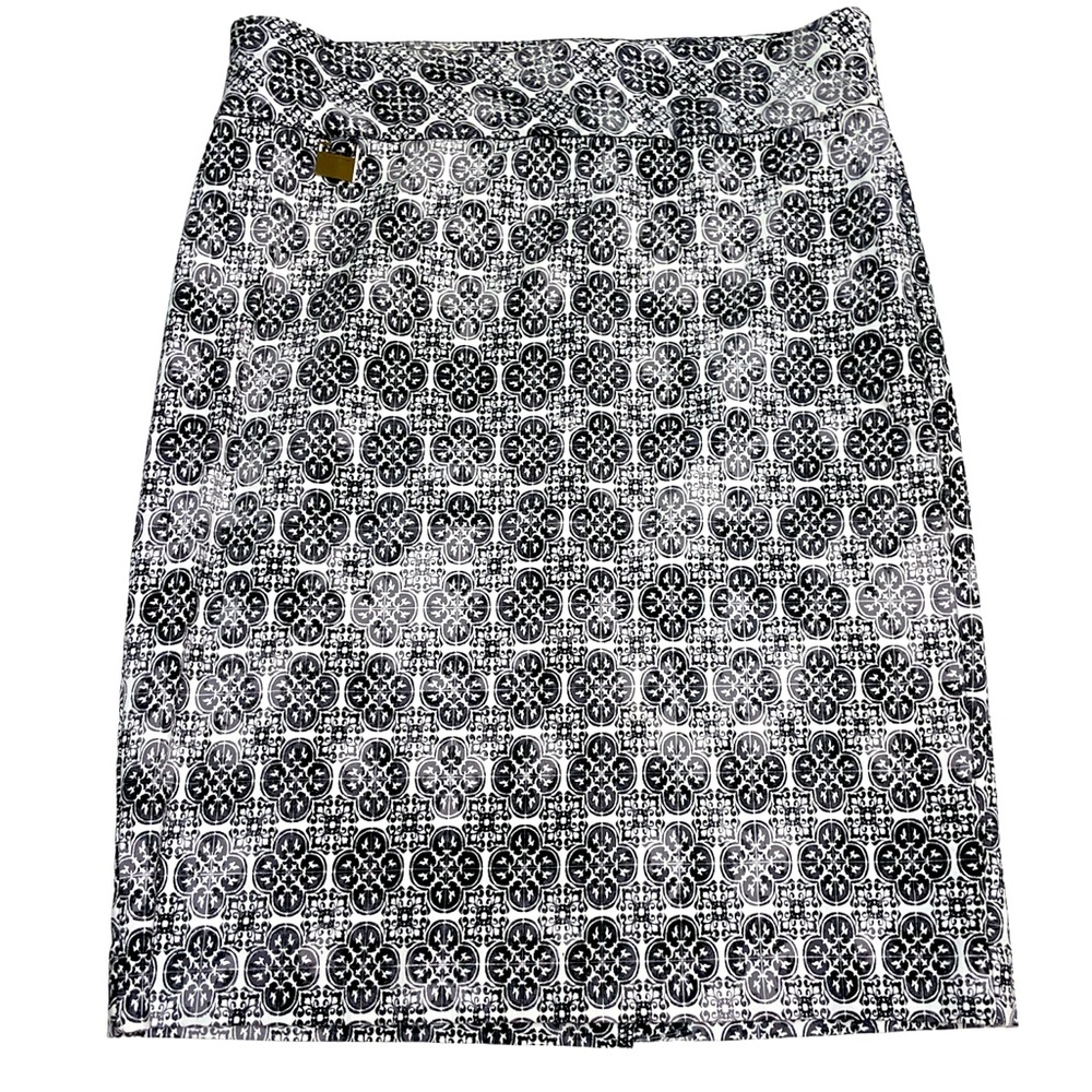 Alex & Olivia Black & White Floral Printed Skirt